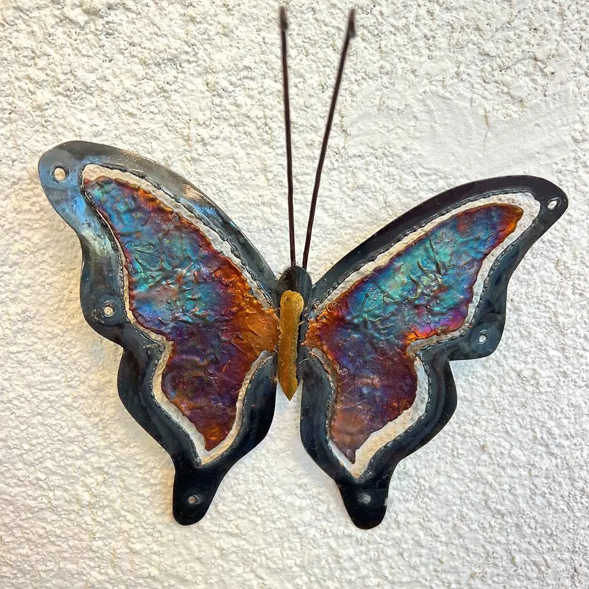 HUIKJI Lot de 4 grands papillons décoratifs muraux en métal de 26,7 cm -  Décoration murale d'extérieur en forme de papillon - Sculpture à suspendre  pour jardin, cour, terrasse, clôture : : Jardin