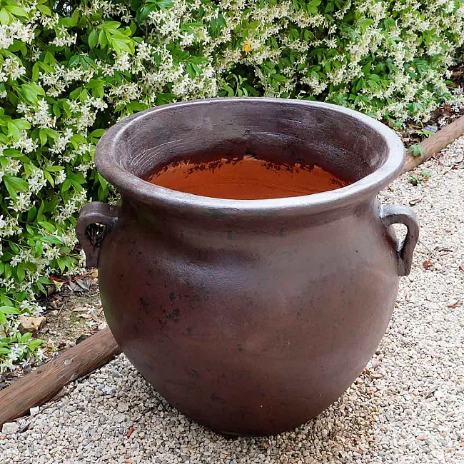 poterie en terre cuite pour planter en extérieur