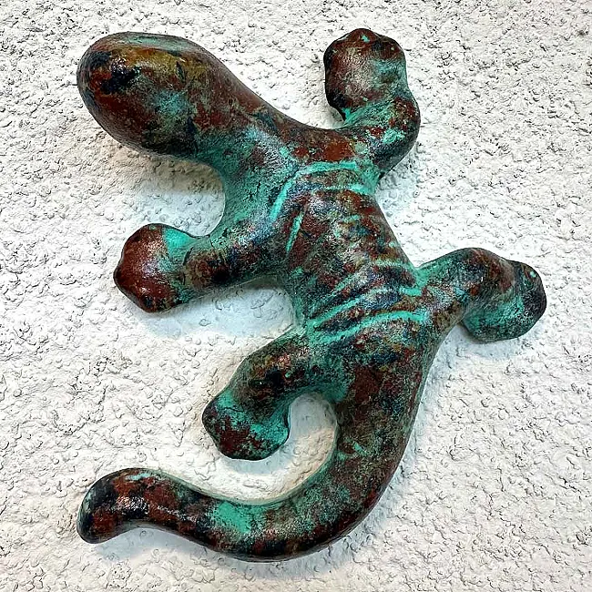 Salamandre en terre cuite tout petit modèle bleu