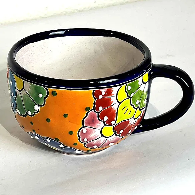 Tasse céramique colorée à thé