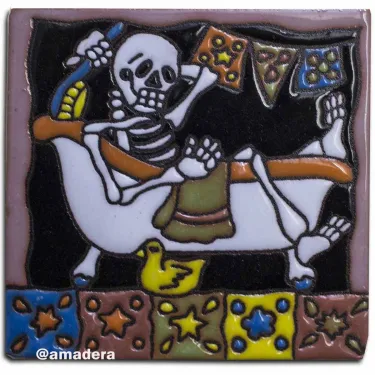 Grand choix de têtes de morts céramique décorées du Mexique - Amadera  Taille 20 cm x 15 cm x 15 cm de haut
